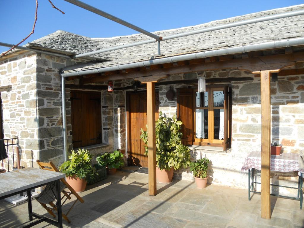 Sarafis Guesthouse Agios Lavrentios Dış mekan fotoğraf